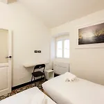 Joivy Bright 2br Flat, Moments From The *