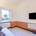 Joivy Bright 2br Flat, Moments From The