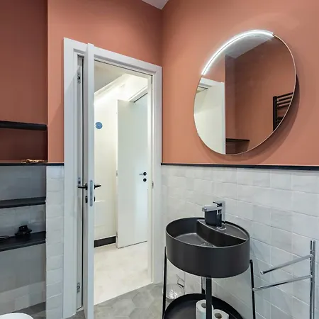 Апартаменты Joivy Bright 2br Flat, Moments From The