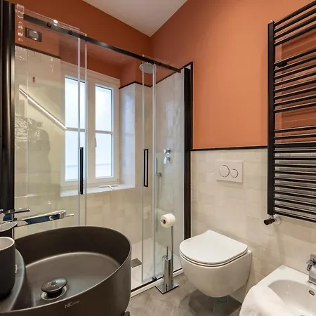 Апартаменты Joivy Bright 2br Flat, Moments From The Сестри-Леванте